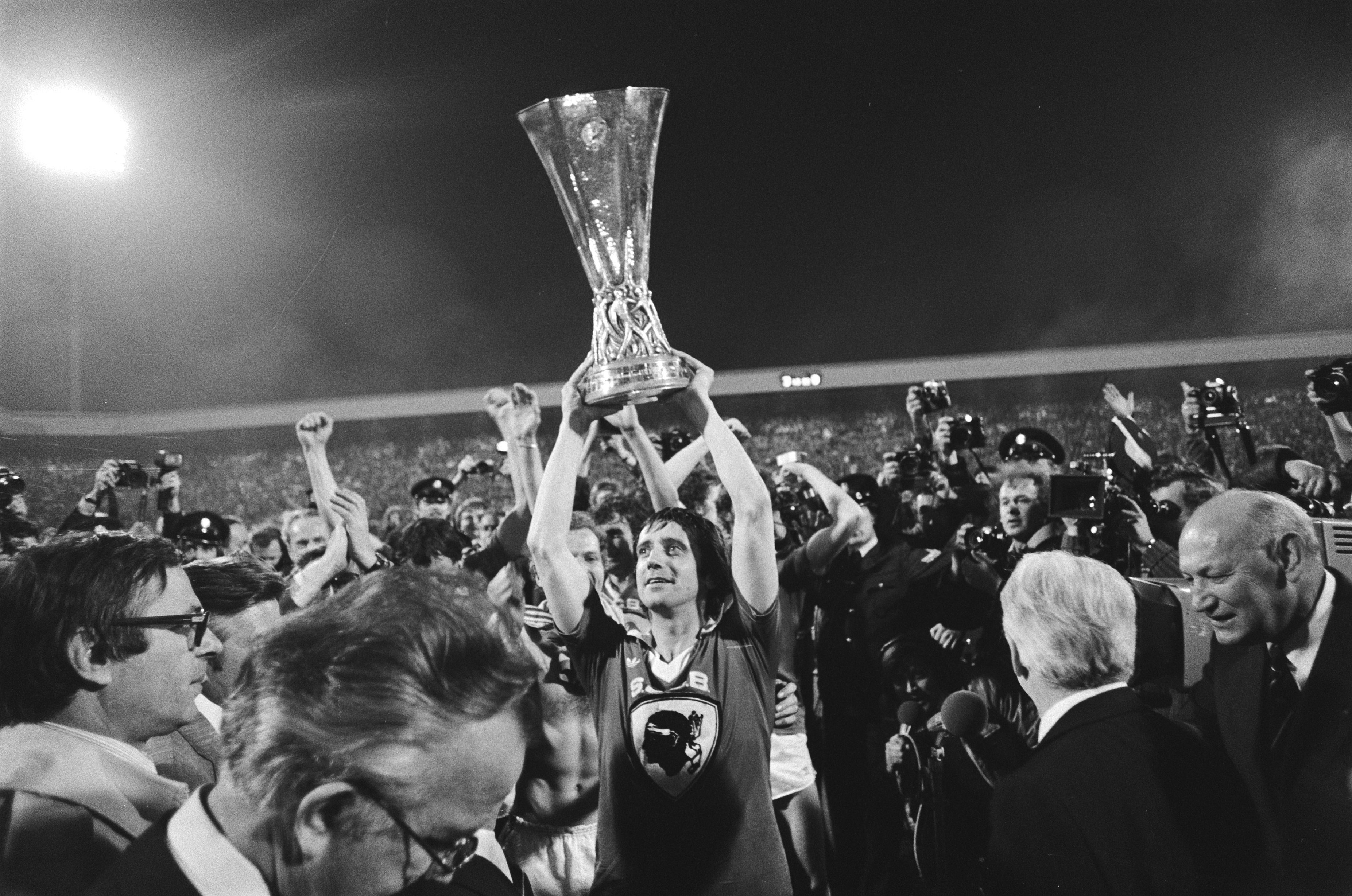 List of UEFA Cup and Europa League finals Logo